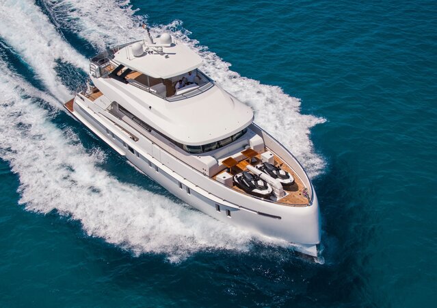 Vanquish VQ82 - La Brise Charter Ibiza